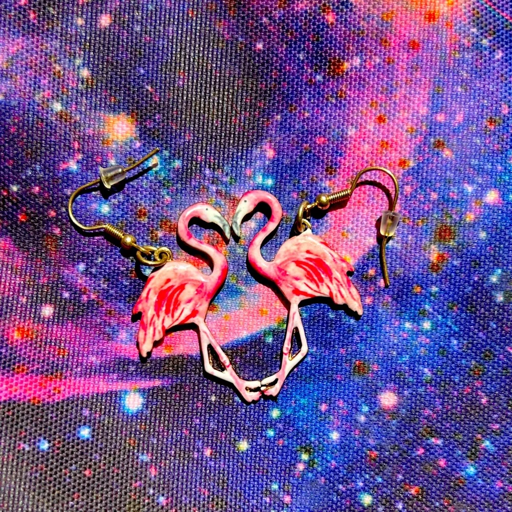 Flamingo Earrings - Picture 1 of 1